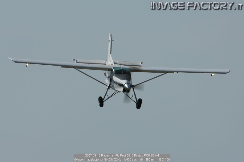 2007-09-16 Ravenna - Fly Fest 0912 Pilatus PC6 B2-H4.jpg